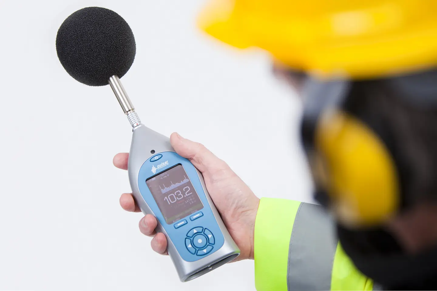 Noise measurement in paddle tennis